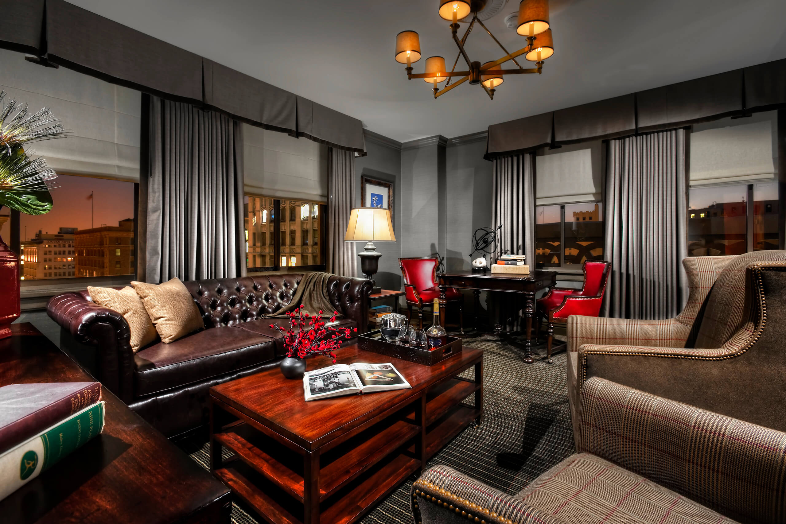 LA downtown hotel living room and city view; Los Angeles Athletic Club Hotel; 澳洲5彩票官网入口